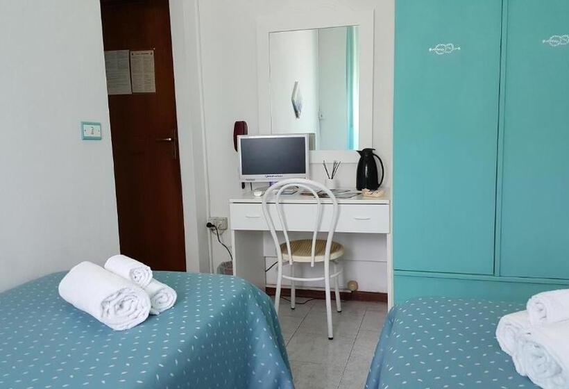 اتاق اکونومی, Villa Italia