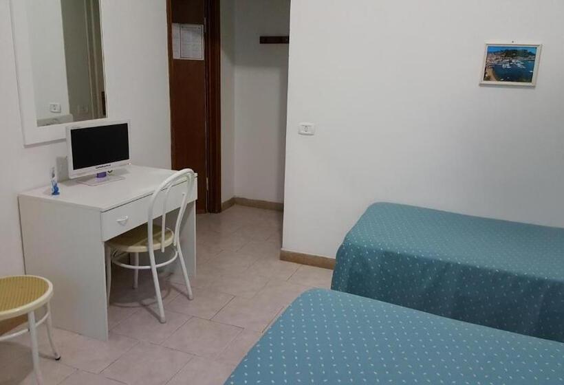 Economy Triple Room, Villa Italia