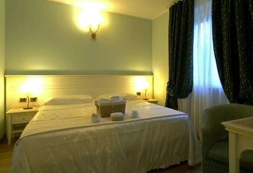 Economy Room
