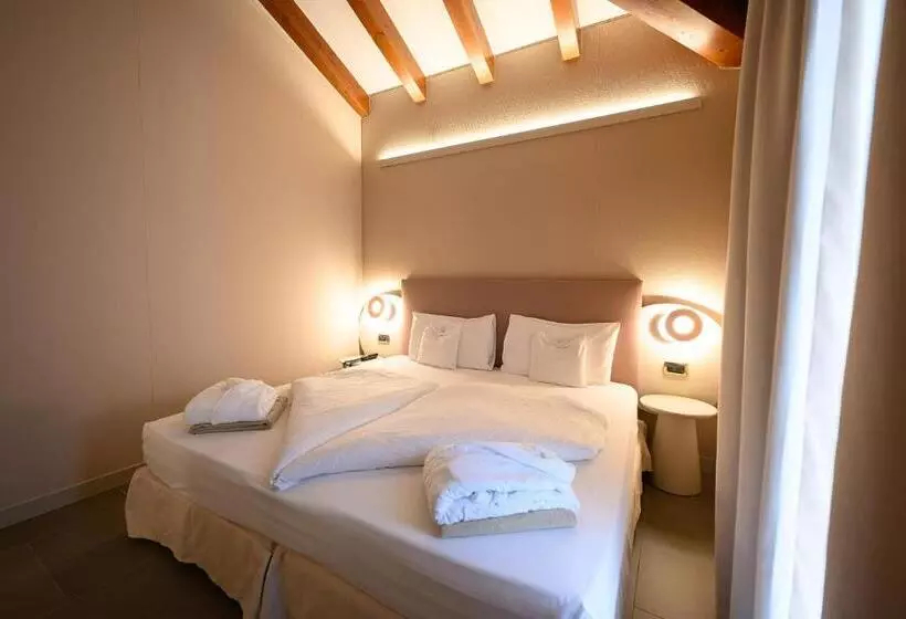 Junior Suite with Balcony