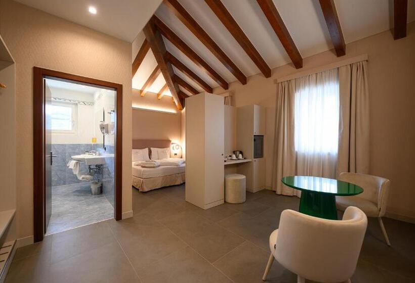 Полулюкс с Балконом, Villa Nicolli Romantic Spa Resort Adults Only