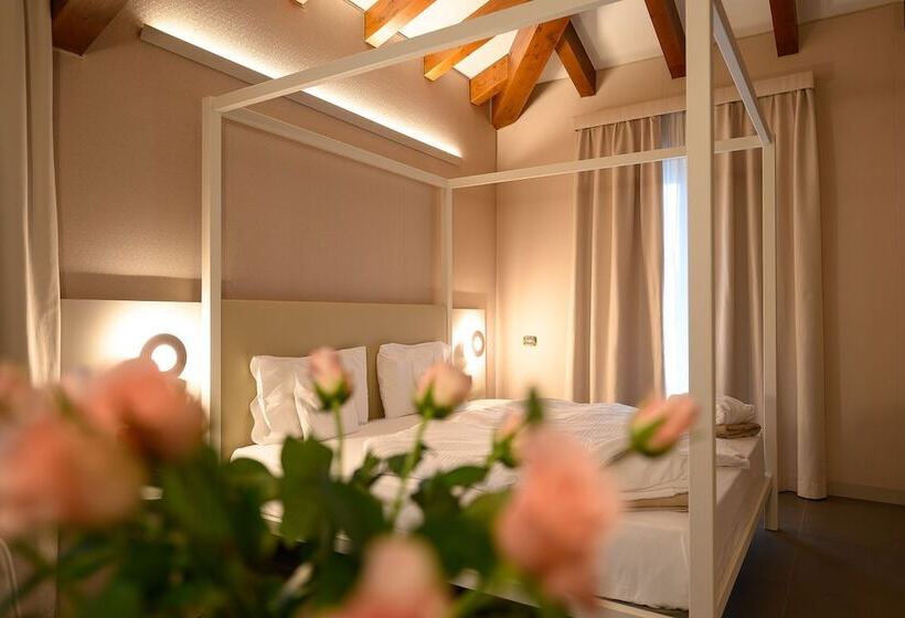 Полулюкс с Балконом, Villa Nicolli Romantic Spa Resort Adults Only