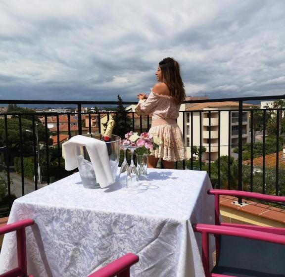 Люкс, Atoll Hotel Restaurant