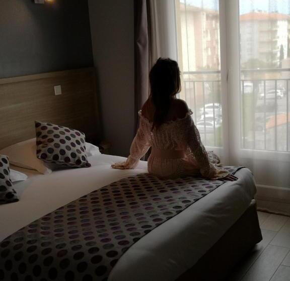 Люкс, Atoll Hotel Restaurant