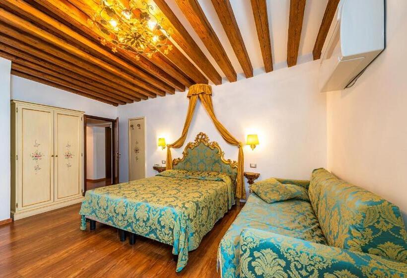 اتاق کلاسیک سه تخته, Al Vagon