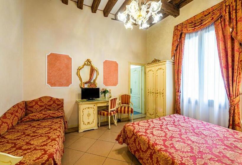 اتاق کلاسیک سه تخته, Al Vagon