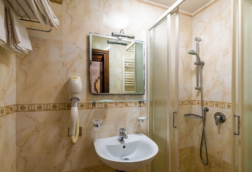 اتاق اکونومی, Al Vagon