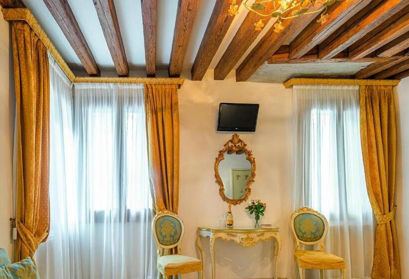 اتاق کلاسیک سه تخته, Al Vagon