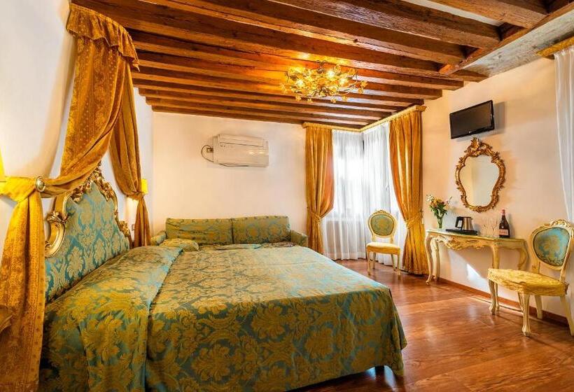 اتاق کلاسیک سه تخته, Al Vagon