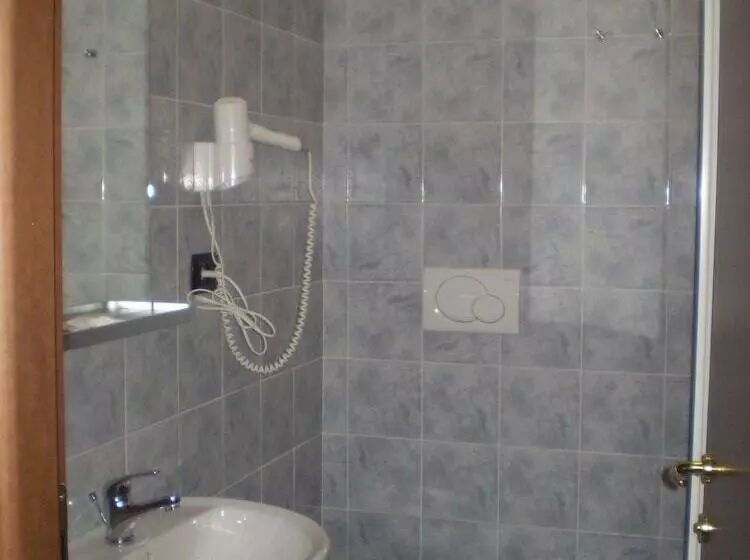 اتاق اکونومی, Albergo Posta