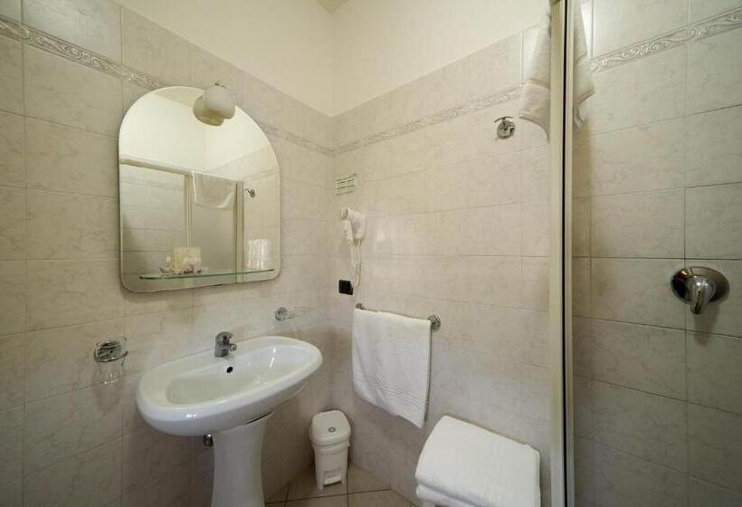 패밀리 룸, Albergo Shine