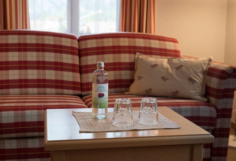 חדר סטנדרט לשלושה, Blumlisalp