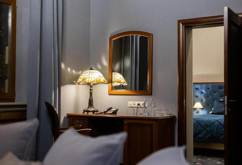 Superior suite with balcony, Chopin