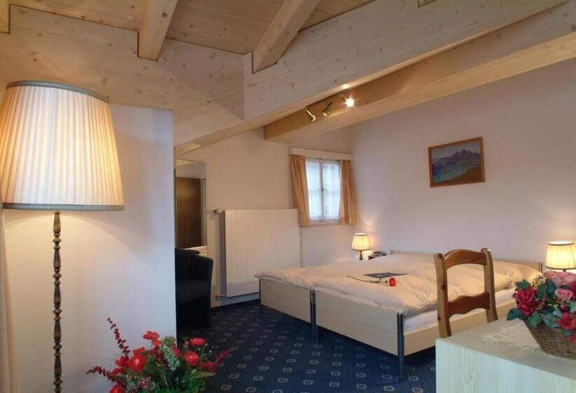 דירת חדר, Conrad