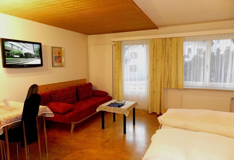 חדר סטודיו סטנדרד, Conrad