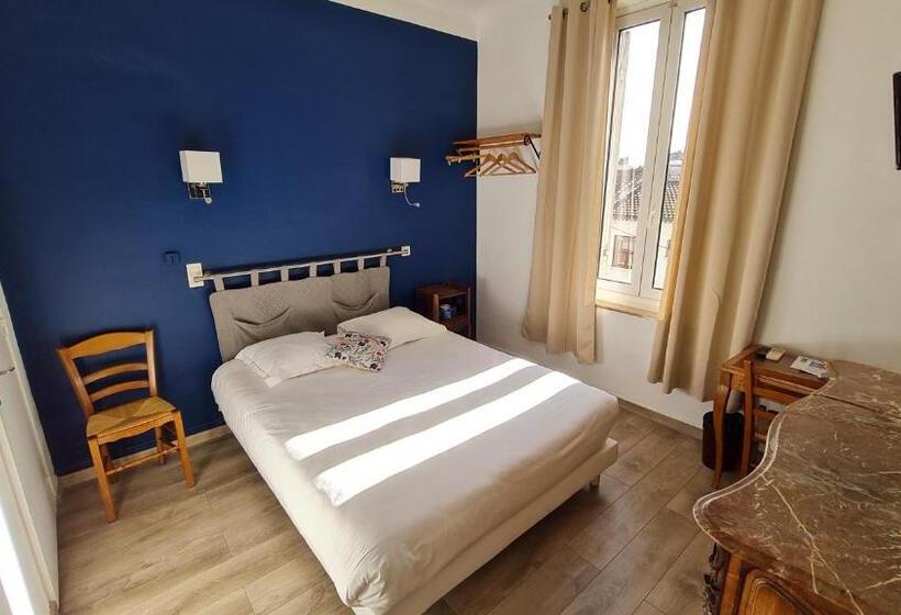 اتاق سوپریور, Constantin