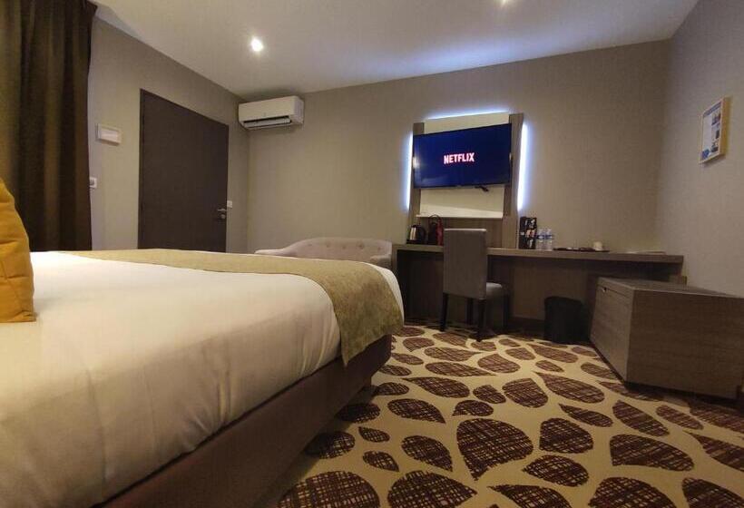 סוויטה נוף לגינה, Contact Hôtel Le Provençal Bordeaux Lac