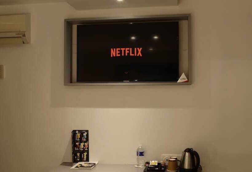 חדר סופריור, Contact Hôtel Le Provençal Bordeaux Lac