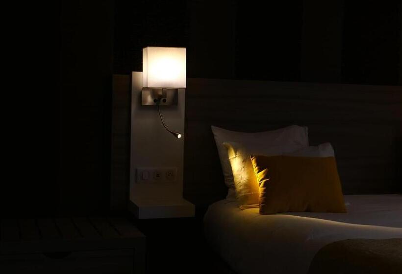 Люкс Вид на Сад, Contact Hôtel Le Provençal Bordeaux Lac