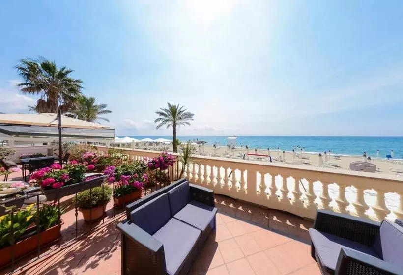 سوییت سوپریور با چشمانداز دریا, De La Plage