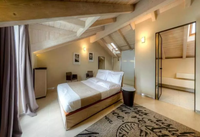 Deluxe Suite Sea View, De La Plage