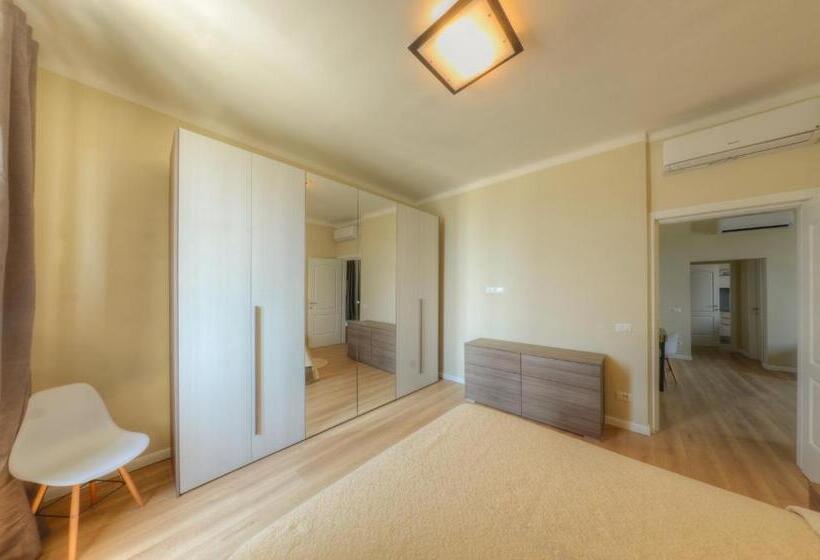 דירת חדר נוף לים, De La Plage