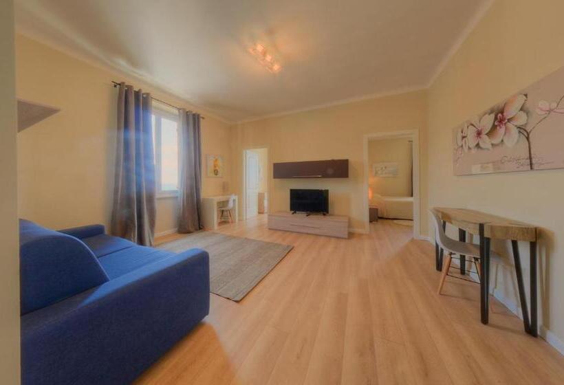 דירת חדר נוף לים, De La Plage