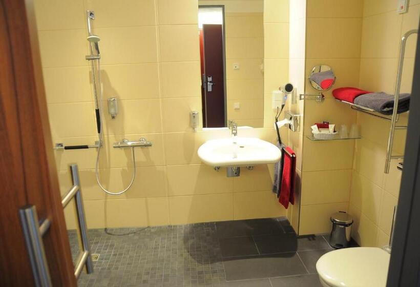 스탠다드 룸, Franz