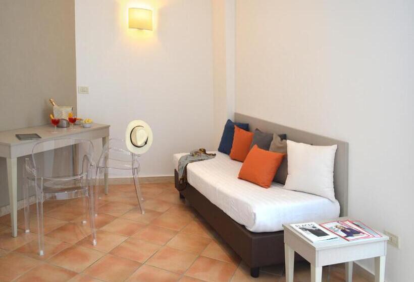 سوئیت با بالکن, Gajeta