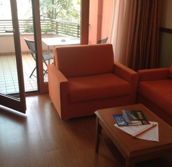 ジュニアスイート, Il Guscio