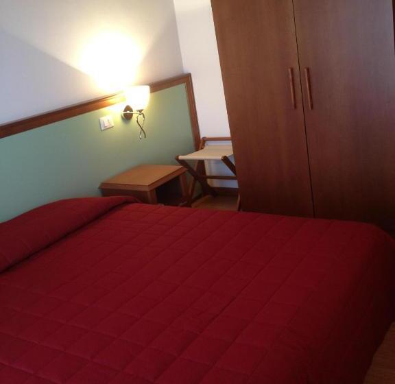 スタンダード5人部屋, Il Guscio