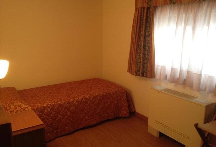 スタンダード5人部屋, Il Guscio