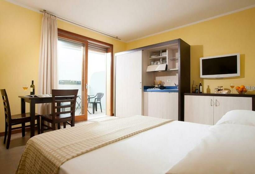 חדר סטנדרט, Il Teatro