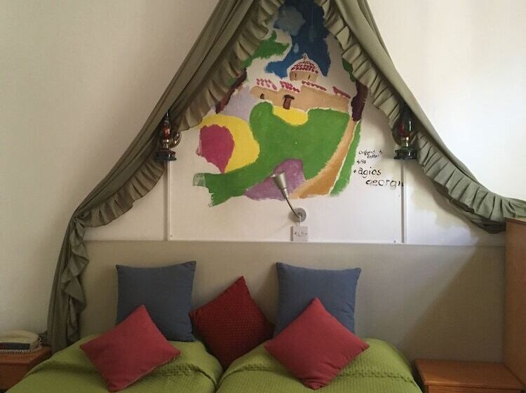 スタンダードルーム, Kiniras Traditional Hotel & Restaurant