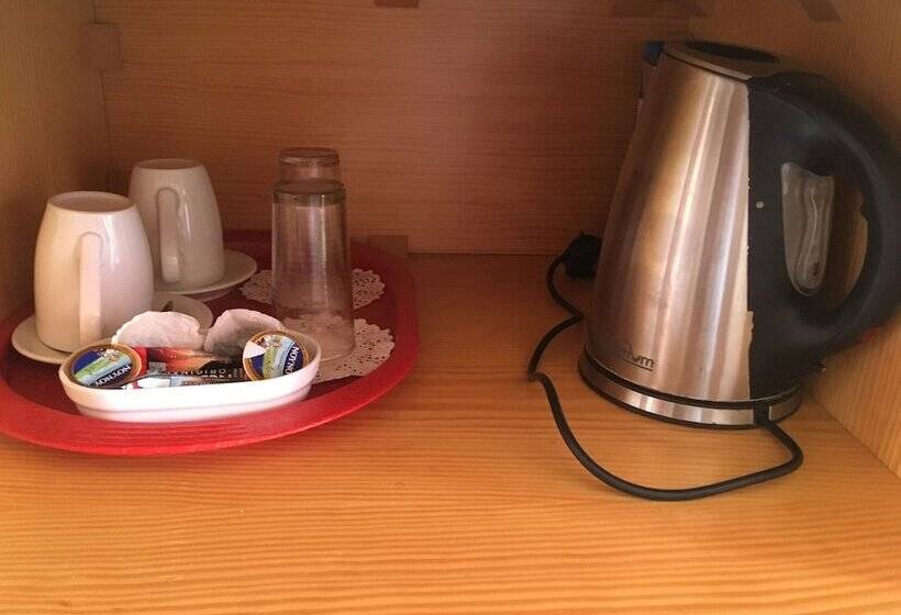 スタンダードトリプルルーム, Kiniras Traditional Hotel & Restaurant