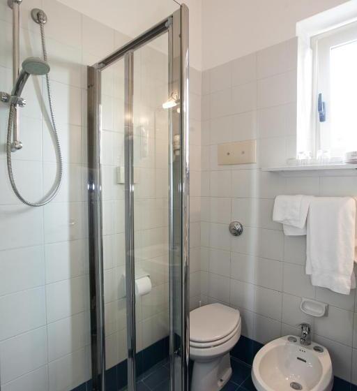 Superior room with lake view, Marconi