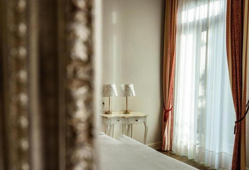 Comfort room with view, Marconi