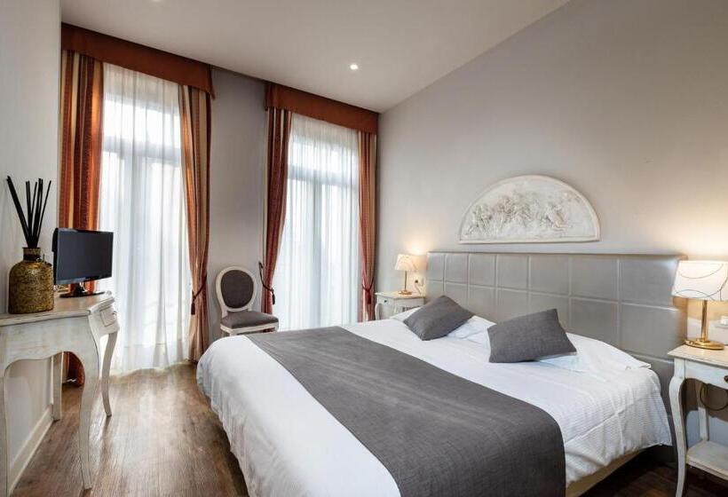 Comfort room with view, Marconi