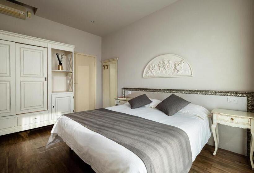 Comfort room with view, Marconi