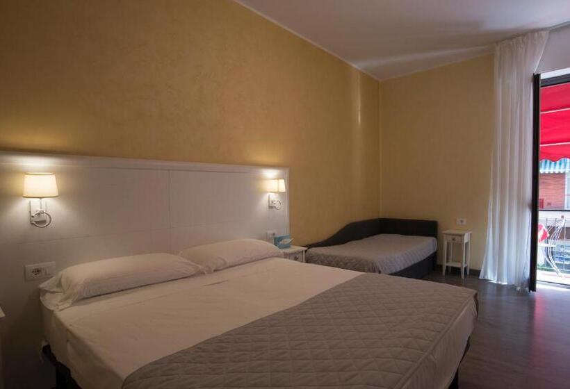 اتاق استاندارد سه نفره, Marisa