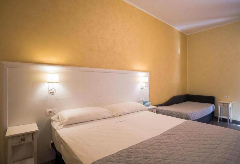 اتاق استاندارد سه نفره, Marisa