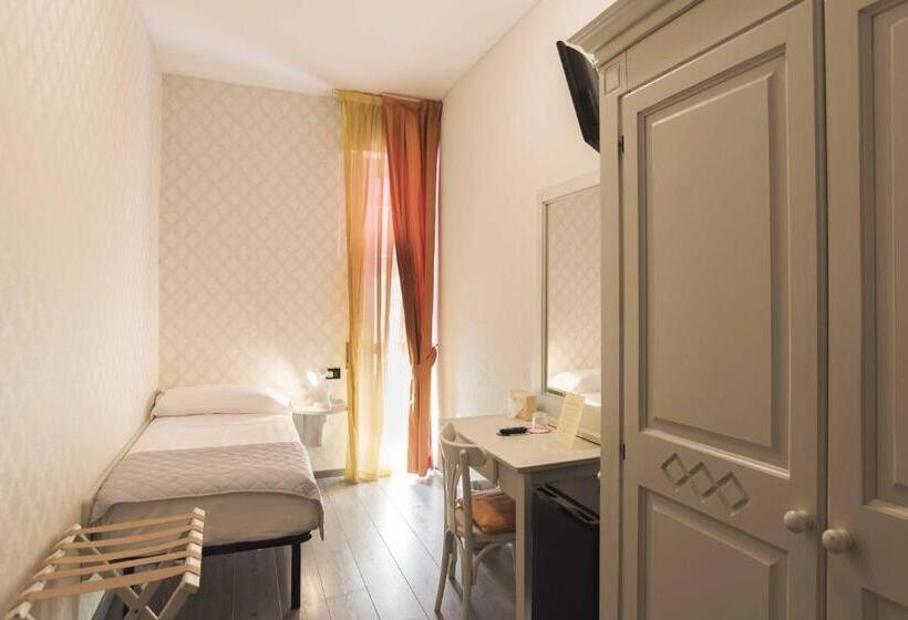 اتاق استاندارد یک نفره, Marisa