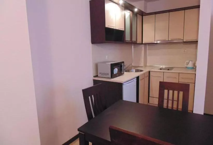 1 Bedroom Apartment