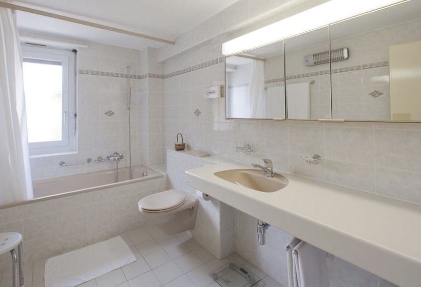 带露台的高档房间, Robinson