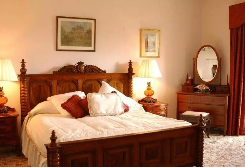 デラックスルーム, Castle Grove Country House