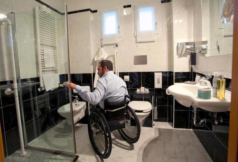 غرفة قياسية إطلالة جانبية علي البحر, S Vidi Miramare & Delfino