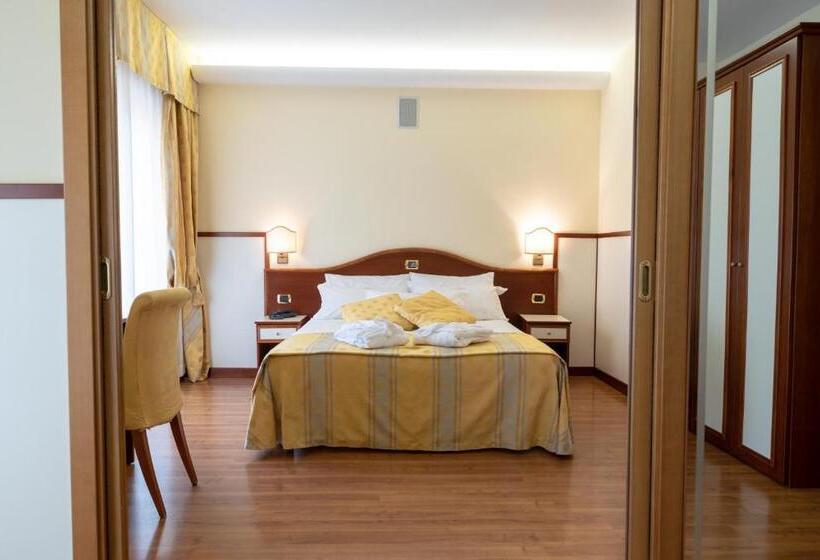 جناح ذو إطلالة جانبية على البحر, S Vidi Miramare & Delfino