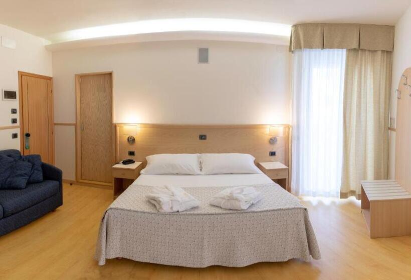 جناح جونيور ذو إطلالة جانبية على البحر, S Vidi Miramare & Delfino