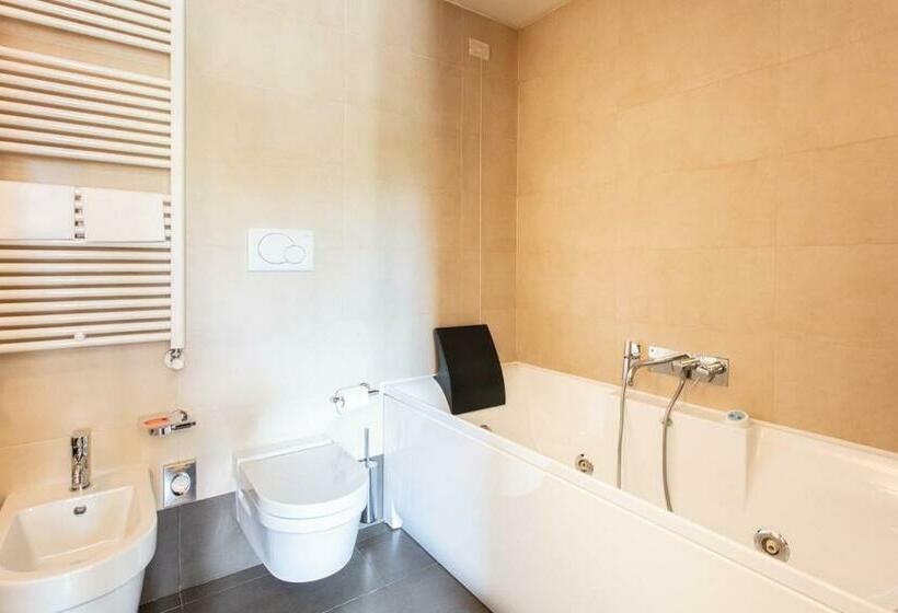 סוויטת ג'וניור, Sweet