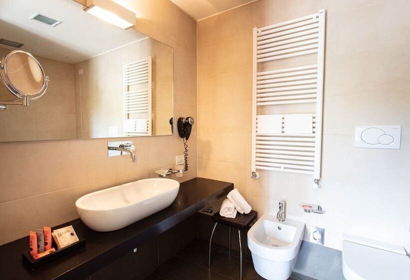 חדר סטנדרט לשלושה, Sweet